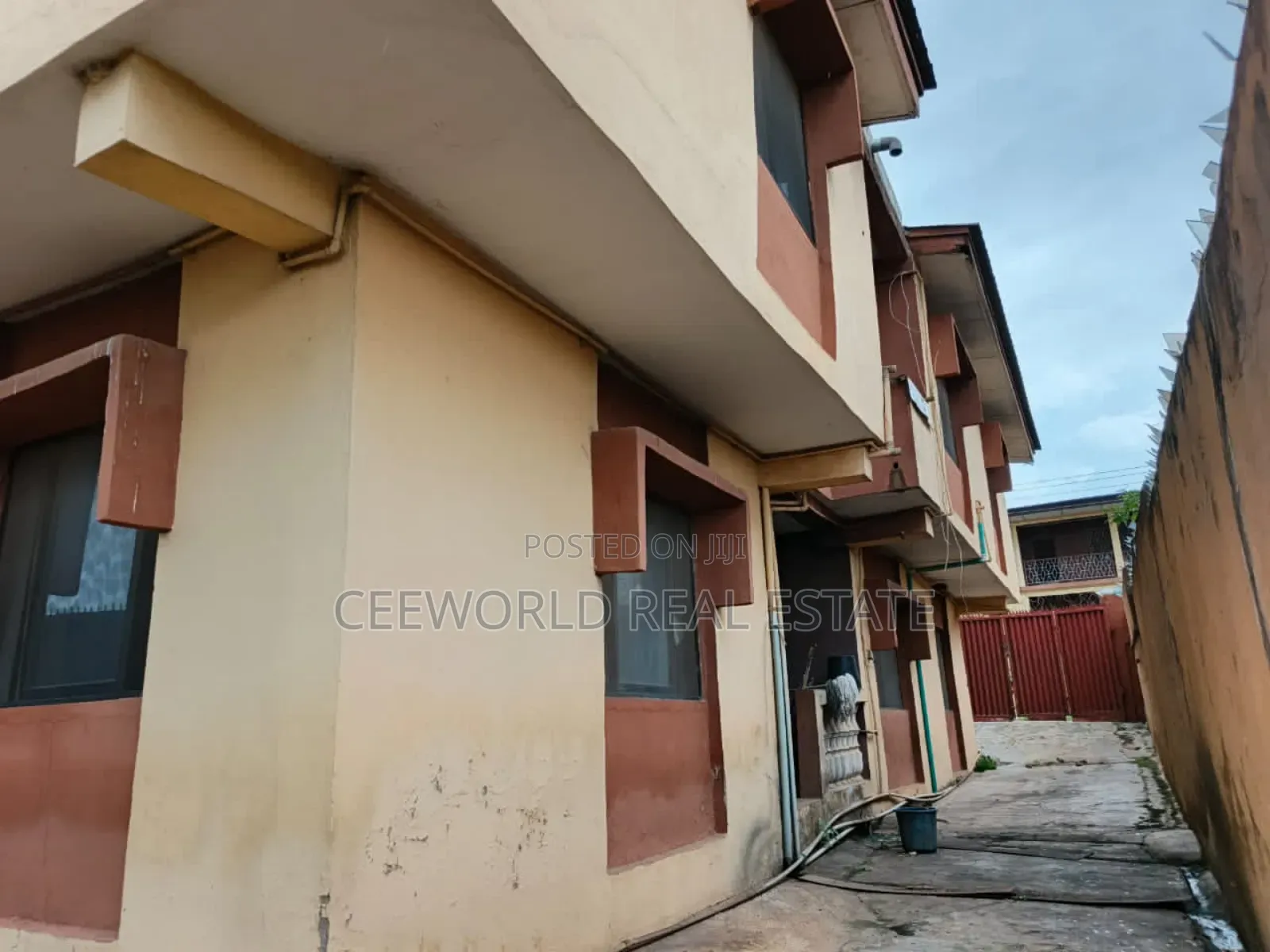4bdrm Block of Flats in Bashorun Estate, Basorun for sale