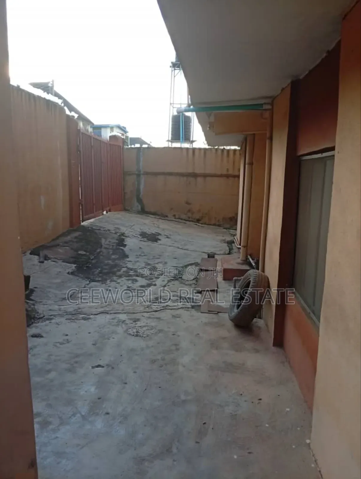 4bdrm Block of Flats in Bashorun Estate, Basorun for sale