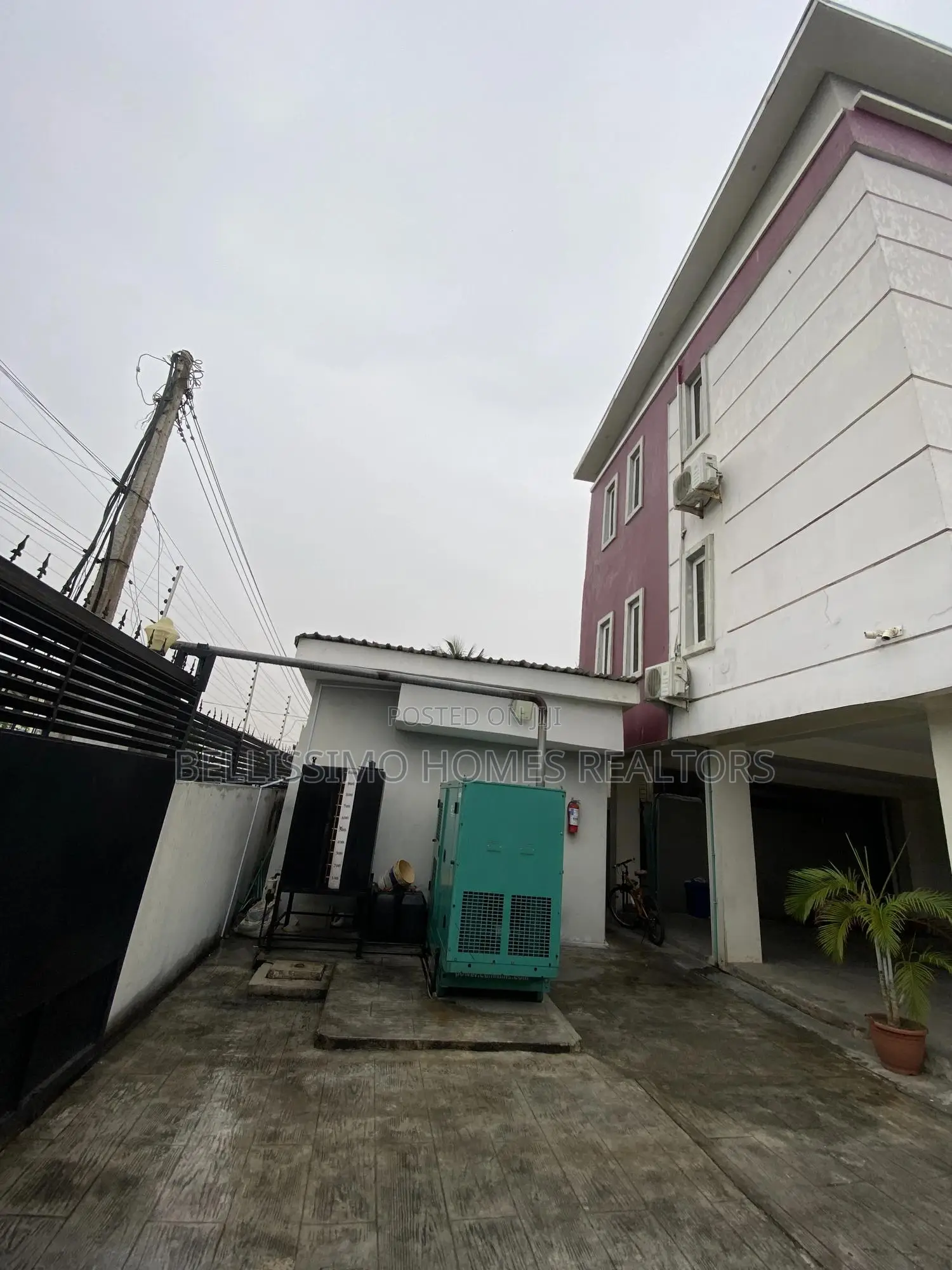 2bdrm Block of Flats in Lekki Phase 1 for sale