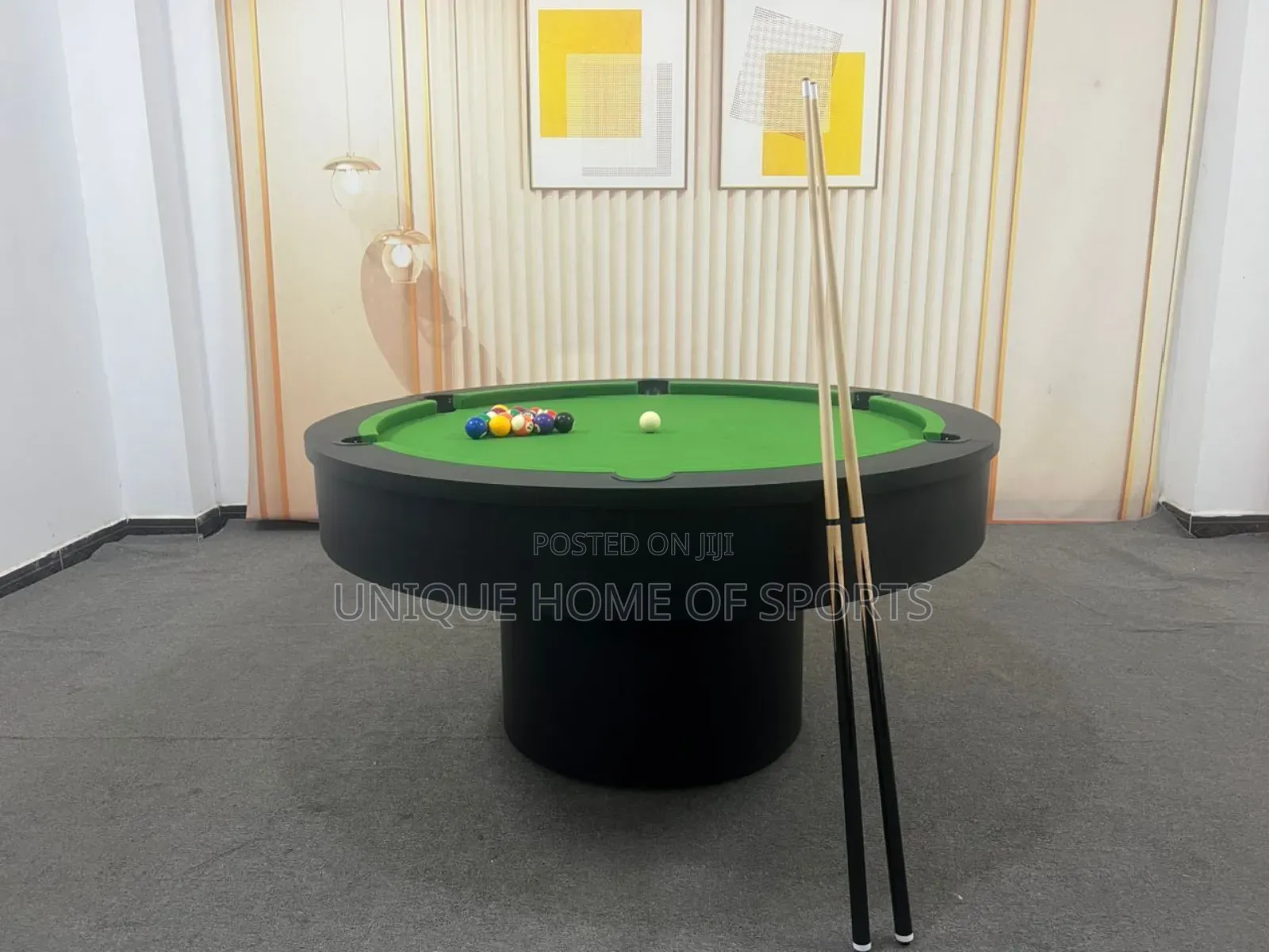 Round Pool Table
Wood Top