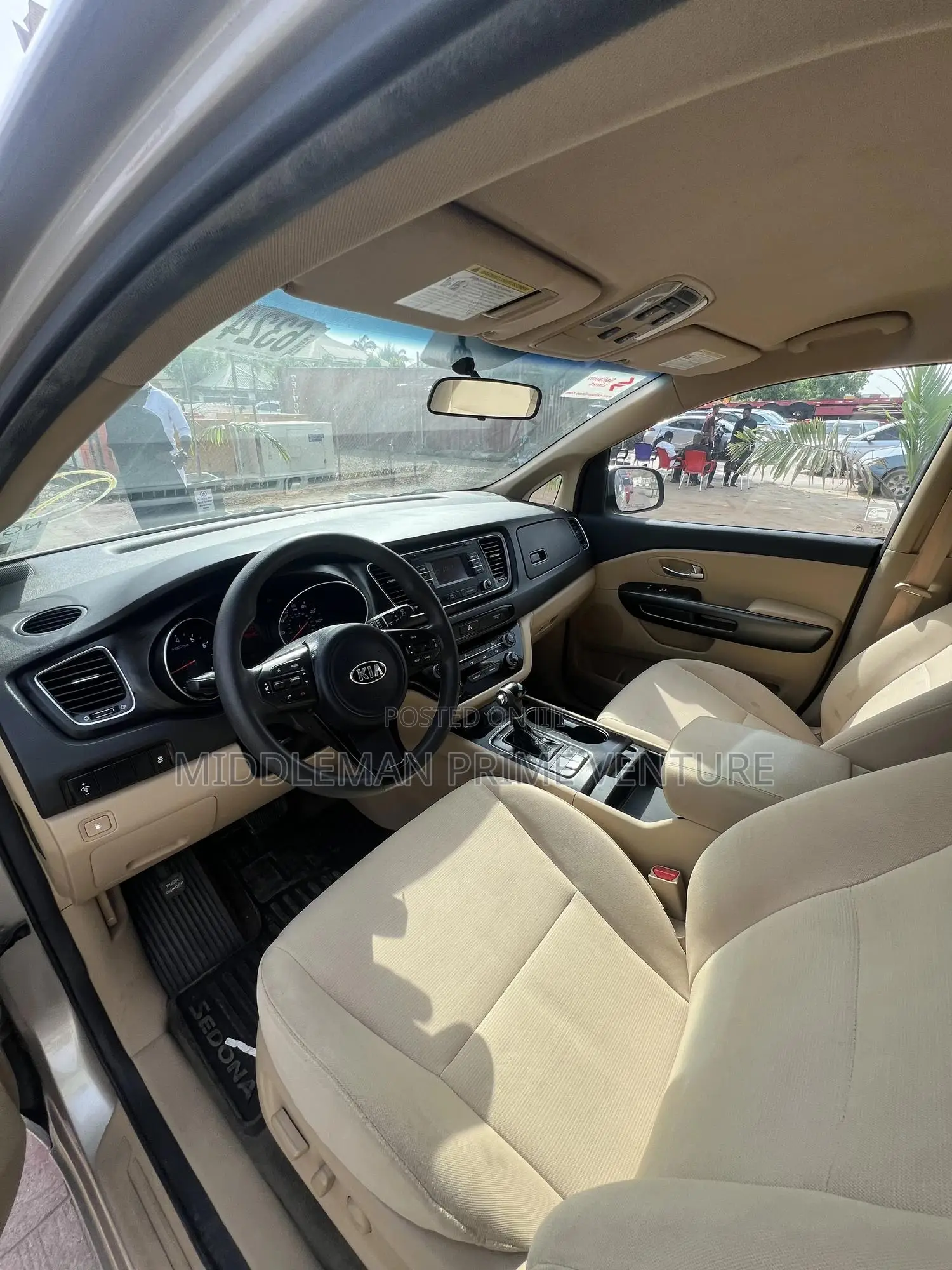 Kia Sedona 2015 Gold