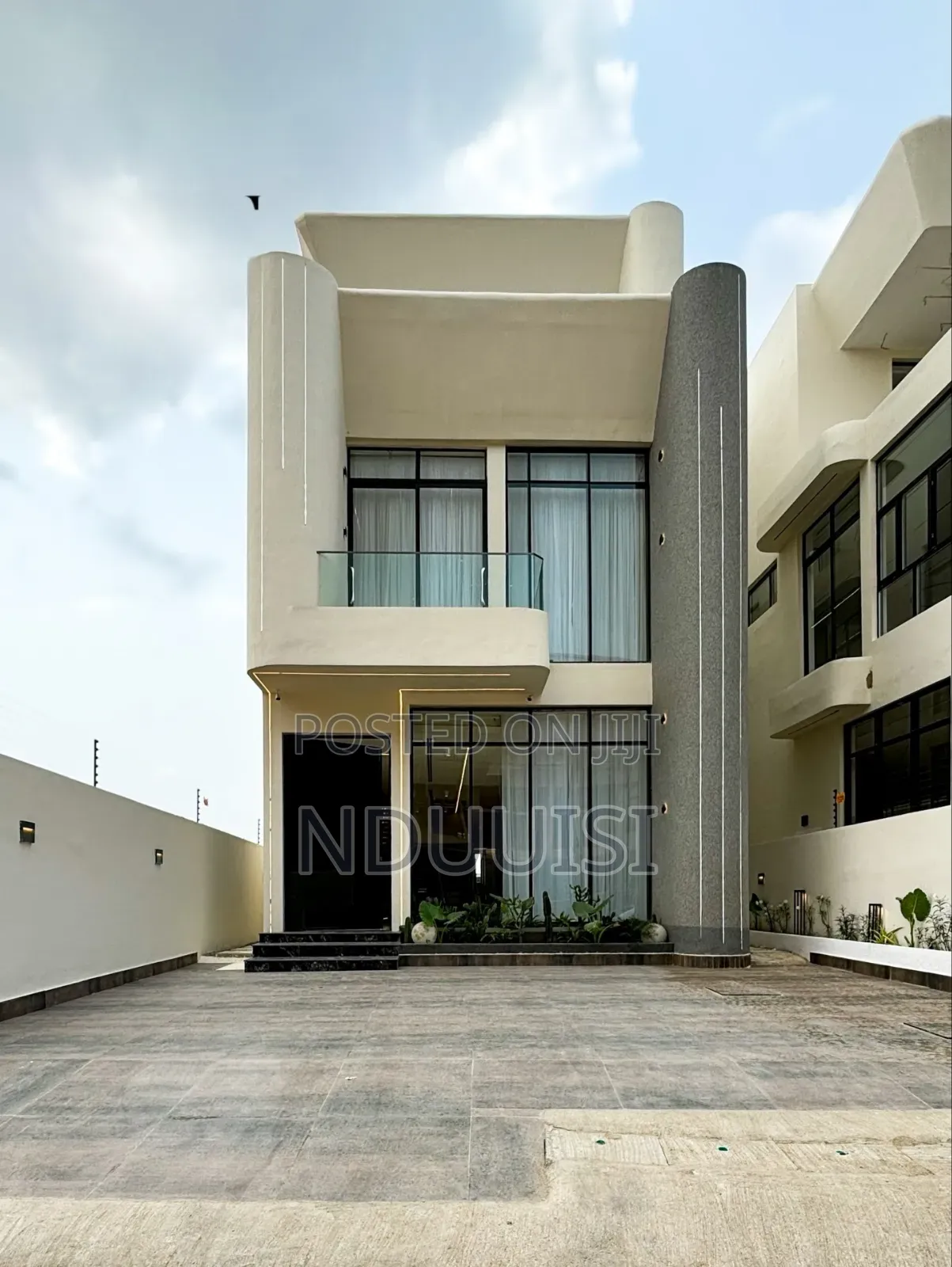 5bdrm Duplex in Lekki Phase 1 for sale
