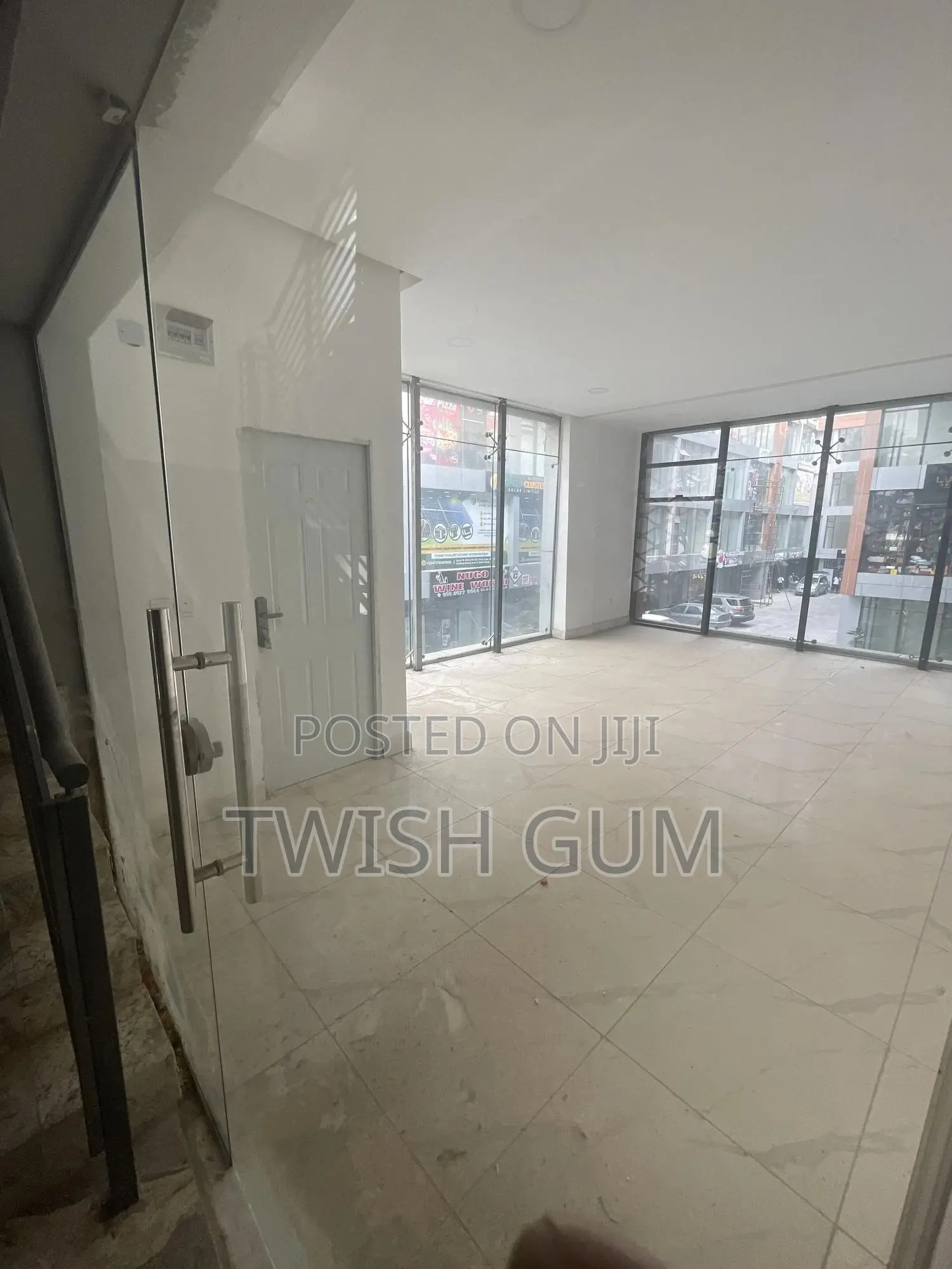 Office Space /Shop To Let With Rest Room
