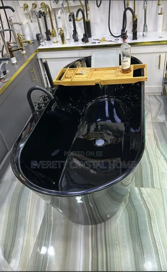 Black Luxury Bathtub