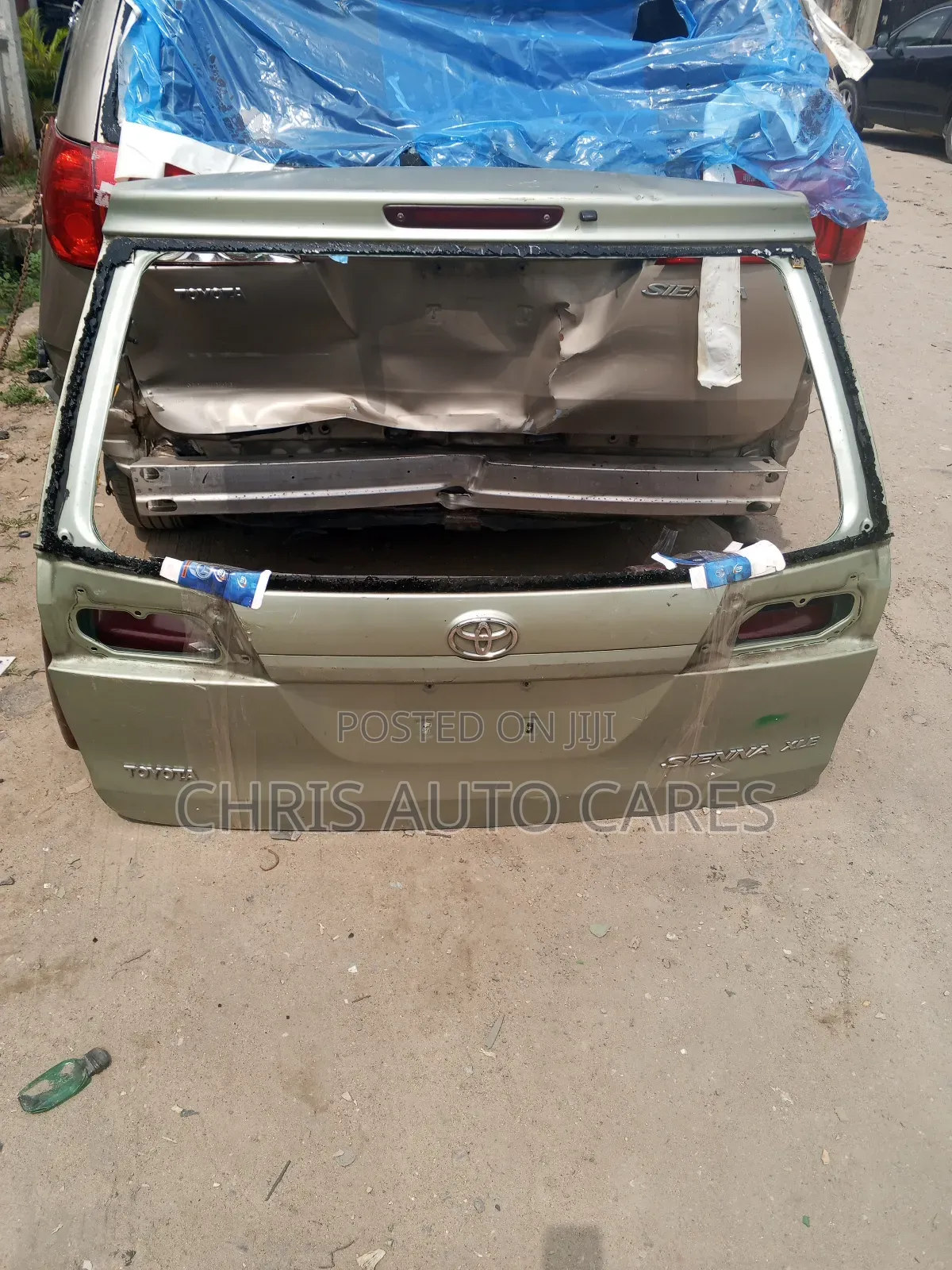 08 Toyota Sienna Boot