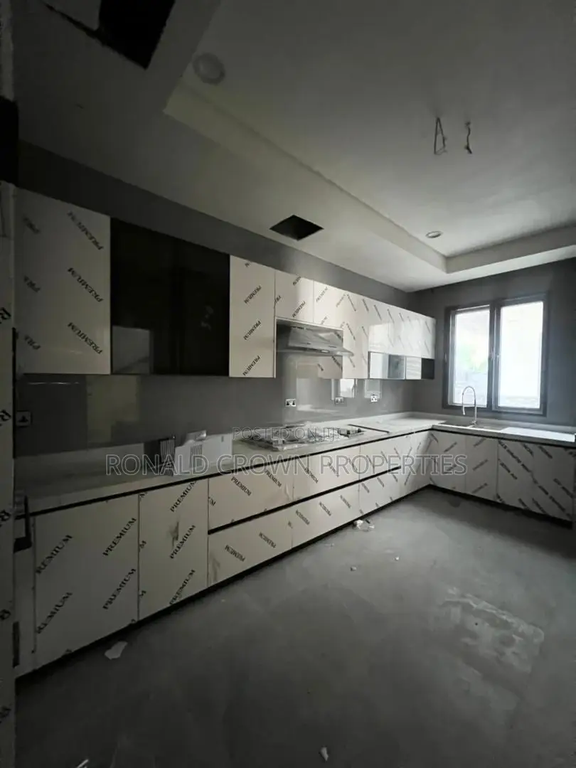 5bdrm Duplex in Old Ikoyi for sale