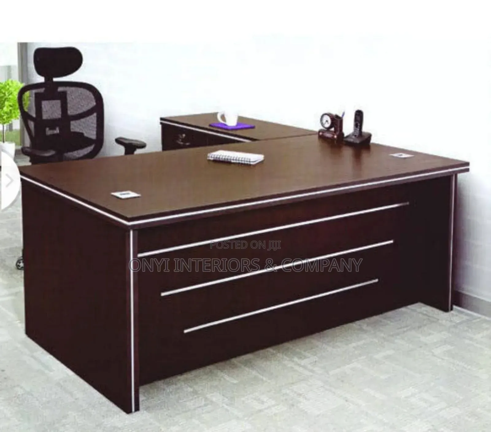 Luxurious Executive Office Table 1.8 Meter