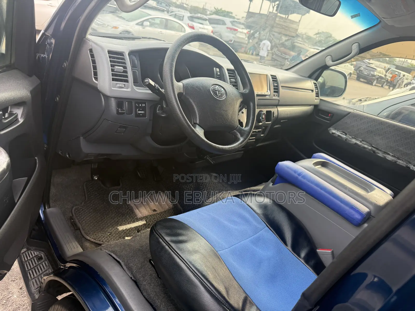 Toyota HiAce 2012 Blue
