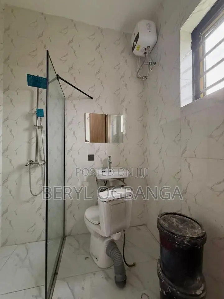 4bdrm Duplex in Lekki Phase 2 for rent