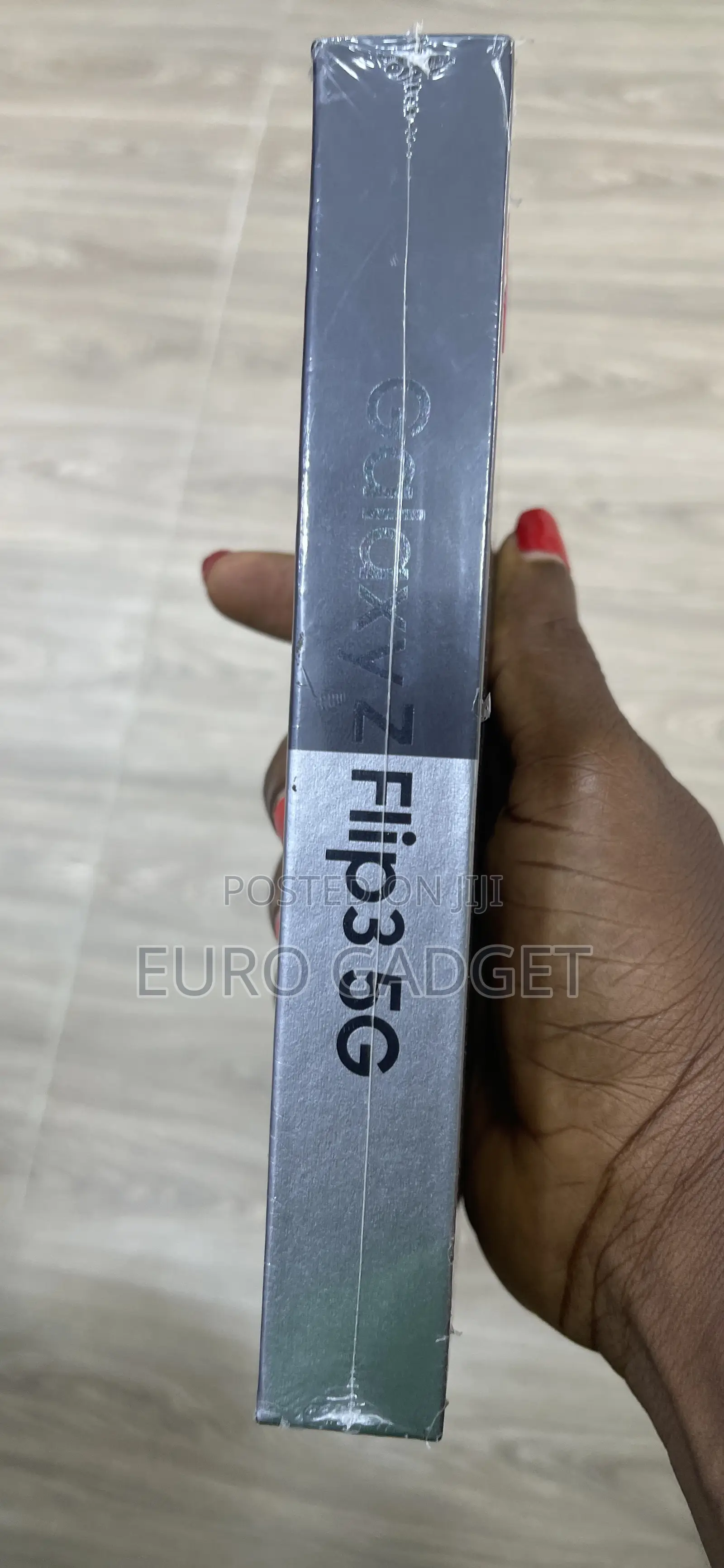New Samsung Galaxy Z Flip3 5G 128 GB Gold