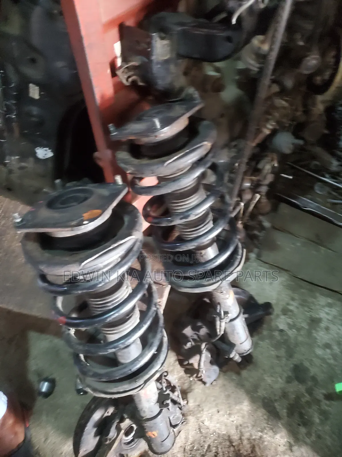 Kia Sedona Old Model Front Shock and Hub