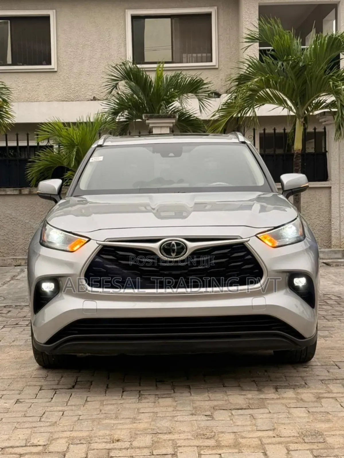 Toyota Highlander XLE 2022 Gray