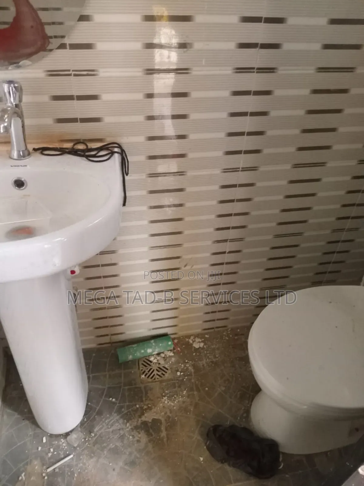 2bdrm Block of Flats in Behind Mfm Prayer for rent