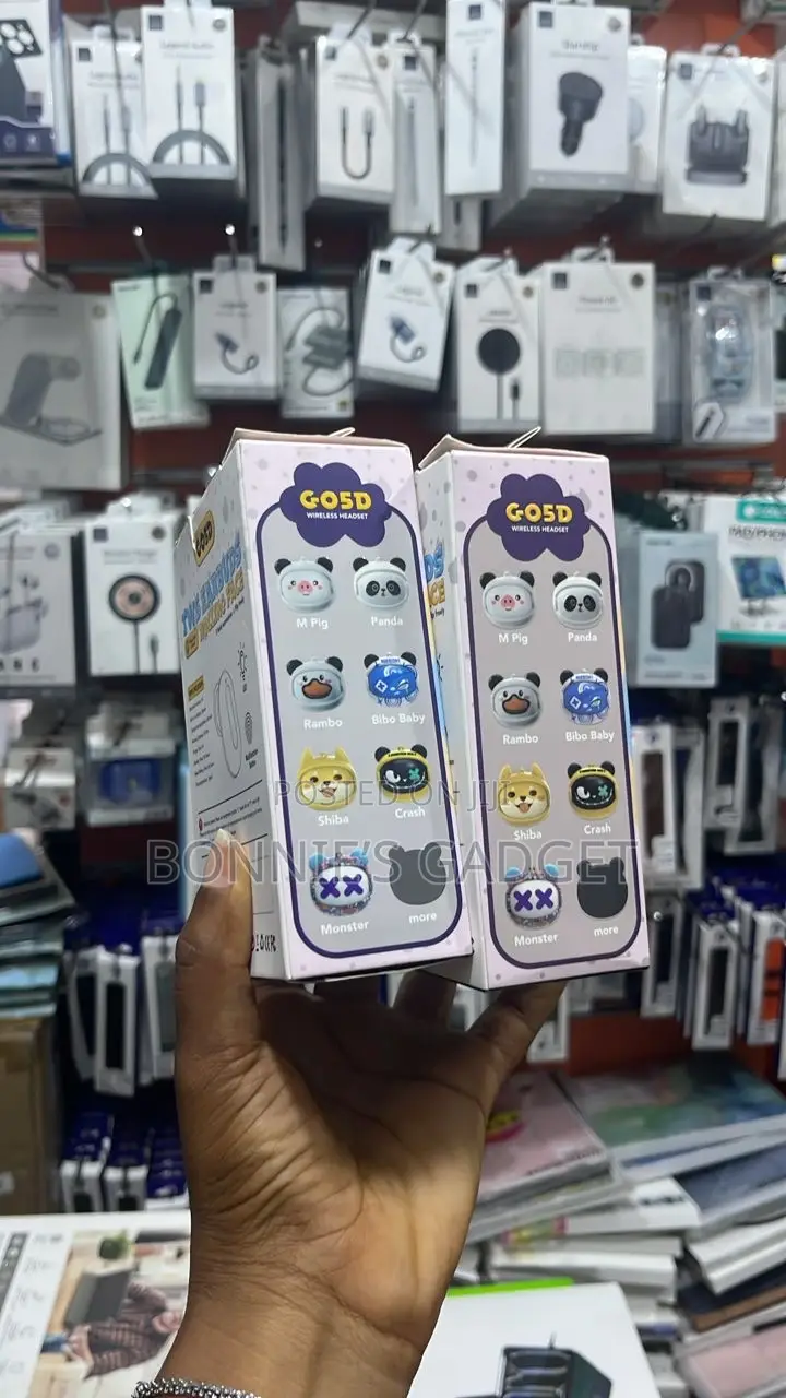 G05d "Rolling Face" TWS Earbuds.