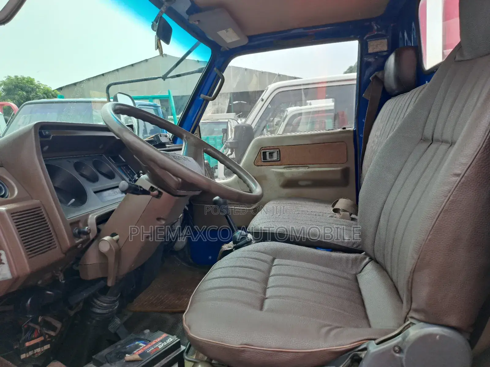 Toyota Dyna200 With Reverse Camera