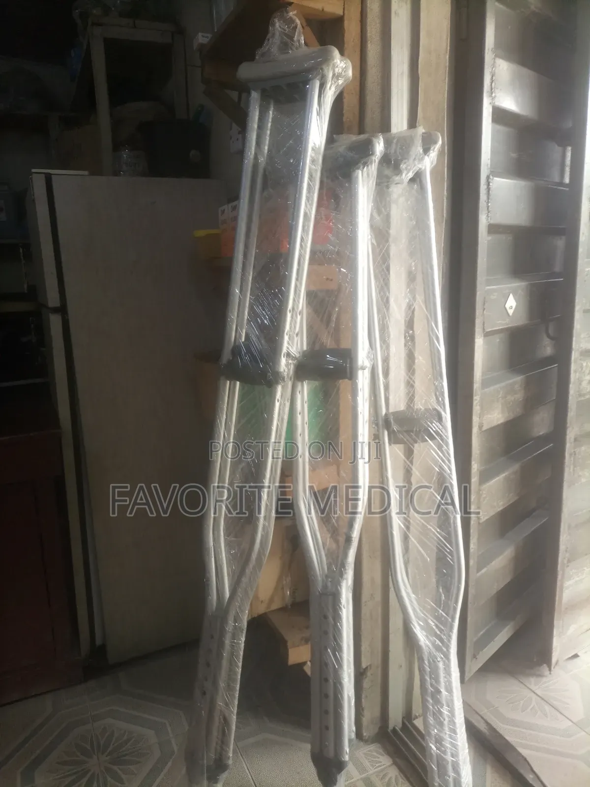 Height Adjustable Crutches(Large Medium Sizes)