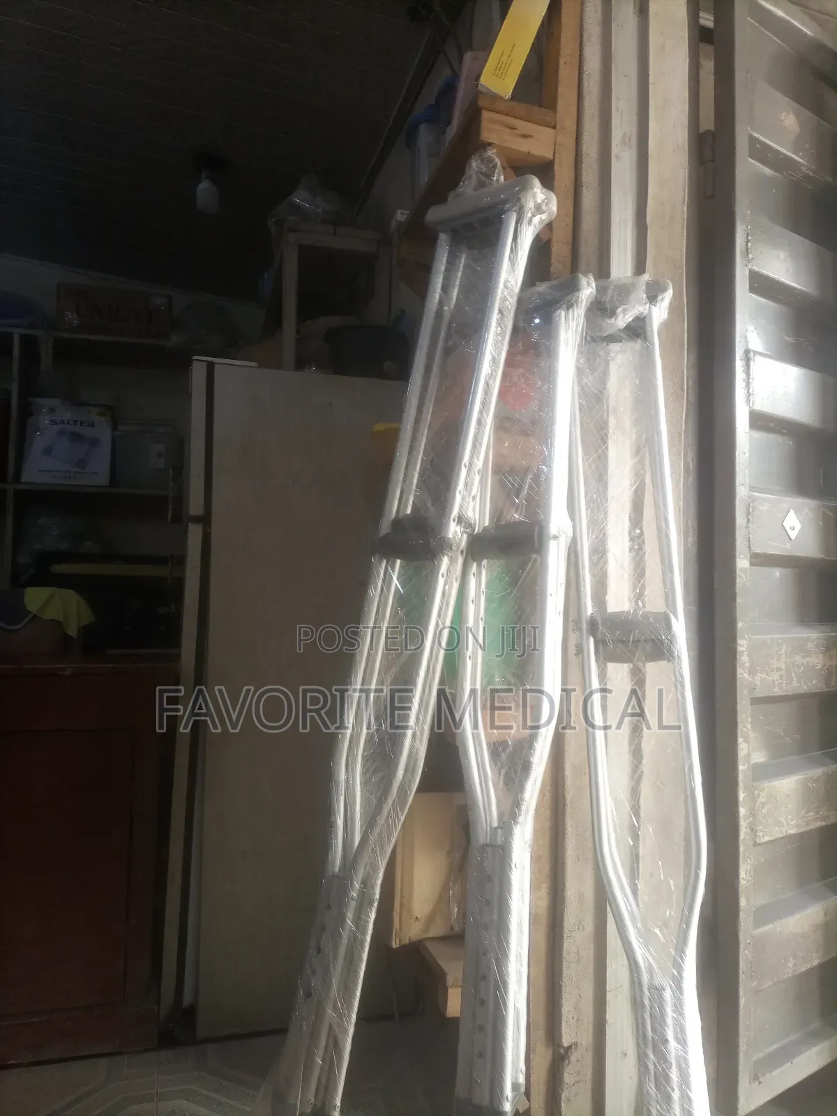 Height Adjustable Crutches(Large Medium Sizes)