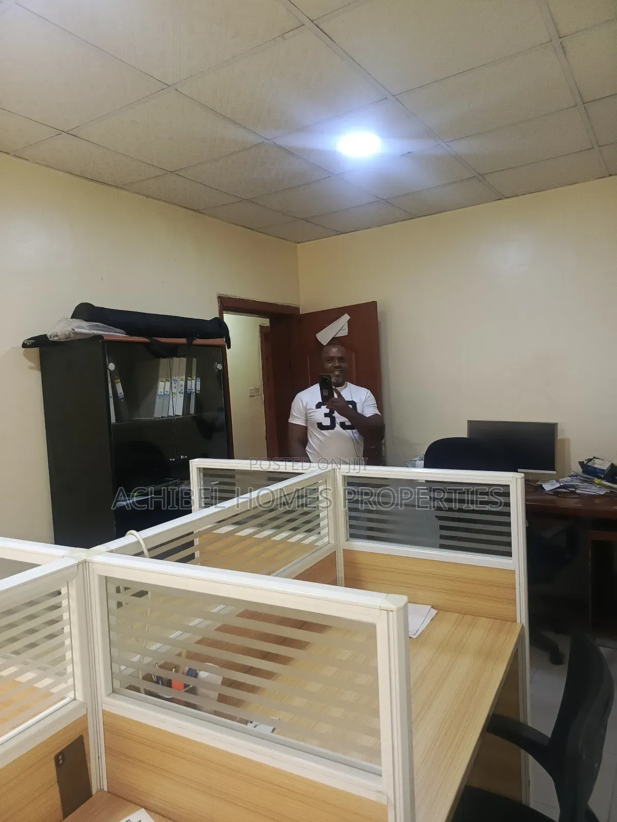 A Small Furnished Office Space in Lekki Phase 1