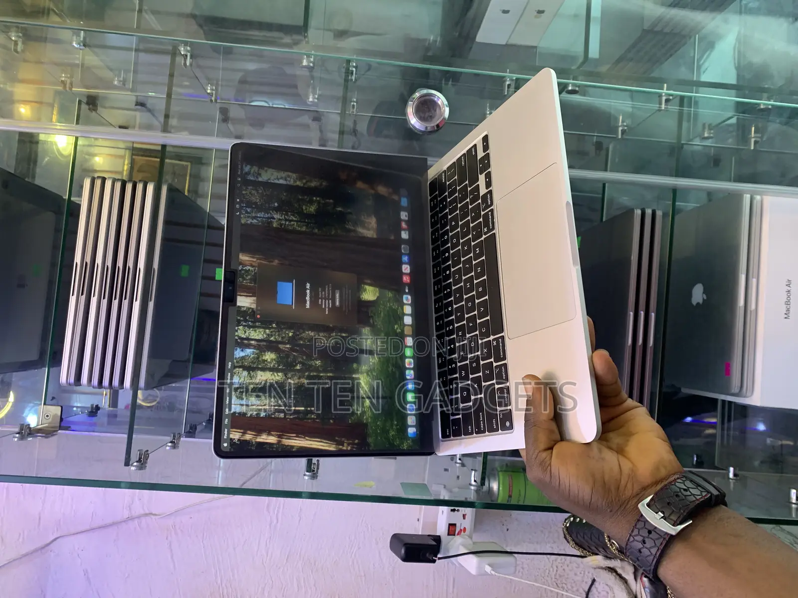Laptop Apple MacBook Air 2022 M2 16GB Intel Core M2 SSD 256GB