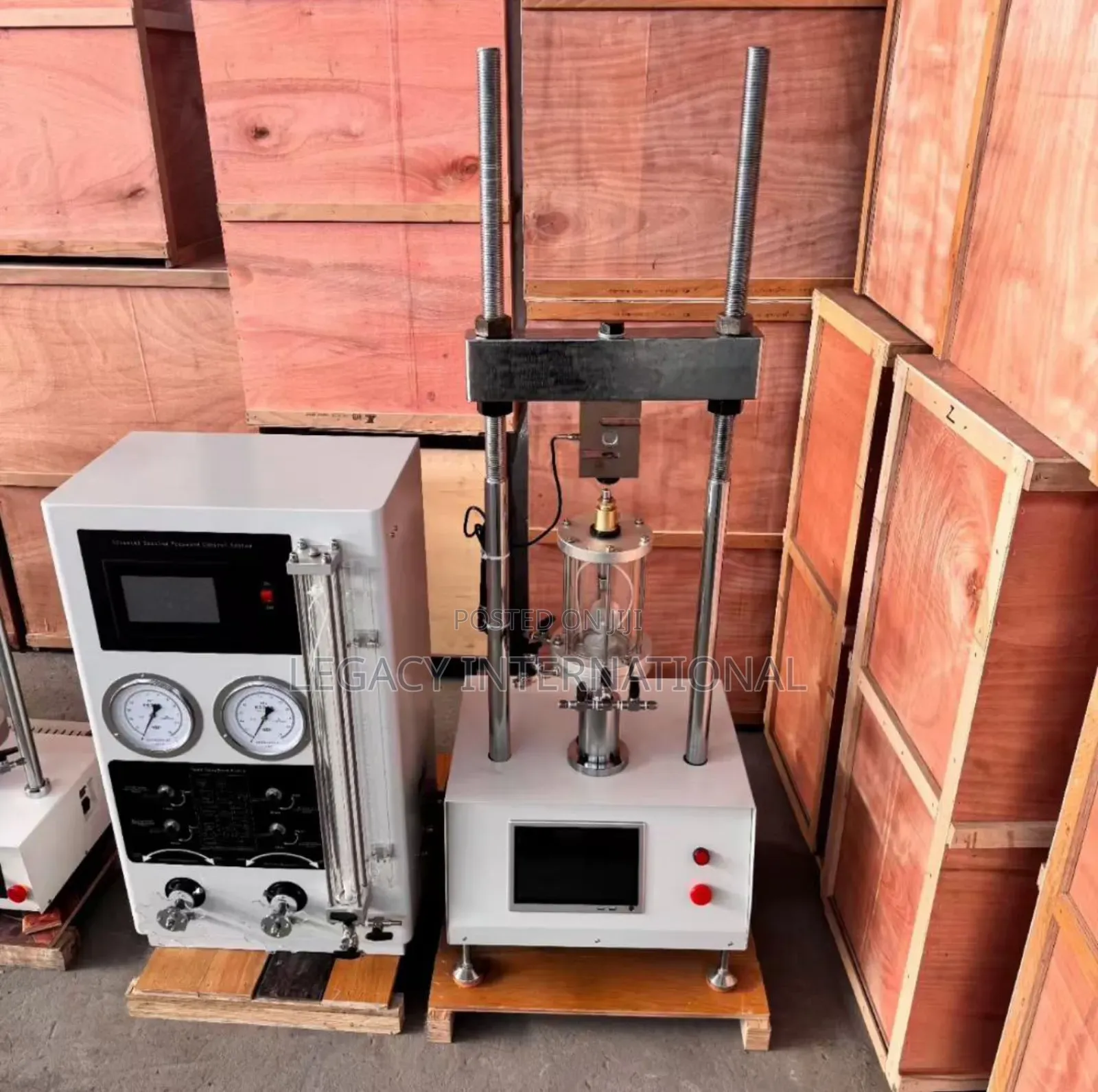 Triaxial Test Machine