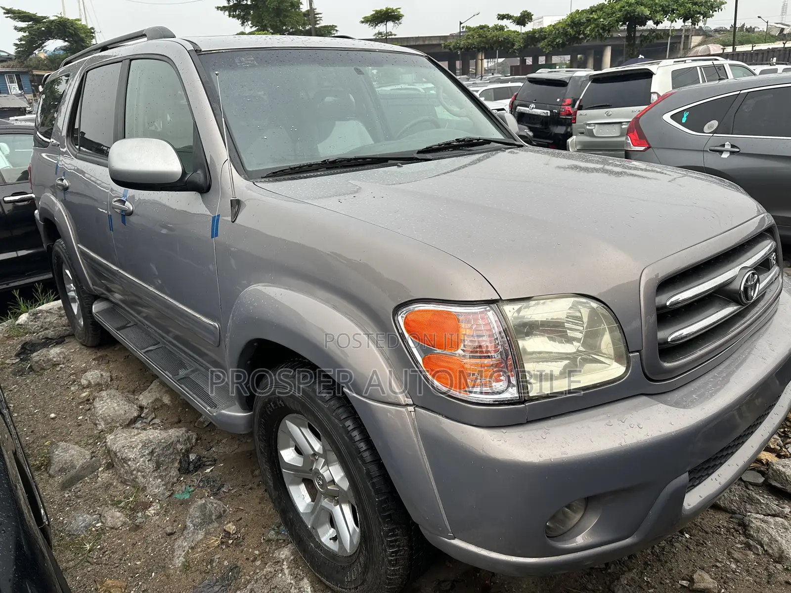 Toyota Sequoia Limited 4dr SUV (4.7L 8cyl 4A) 2001 Gray