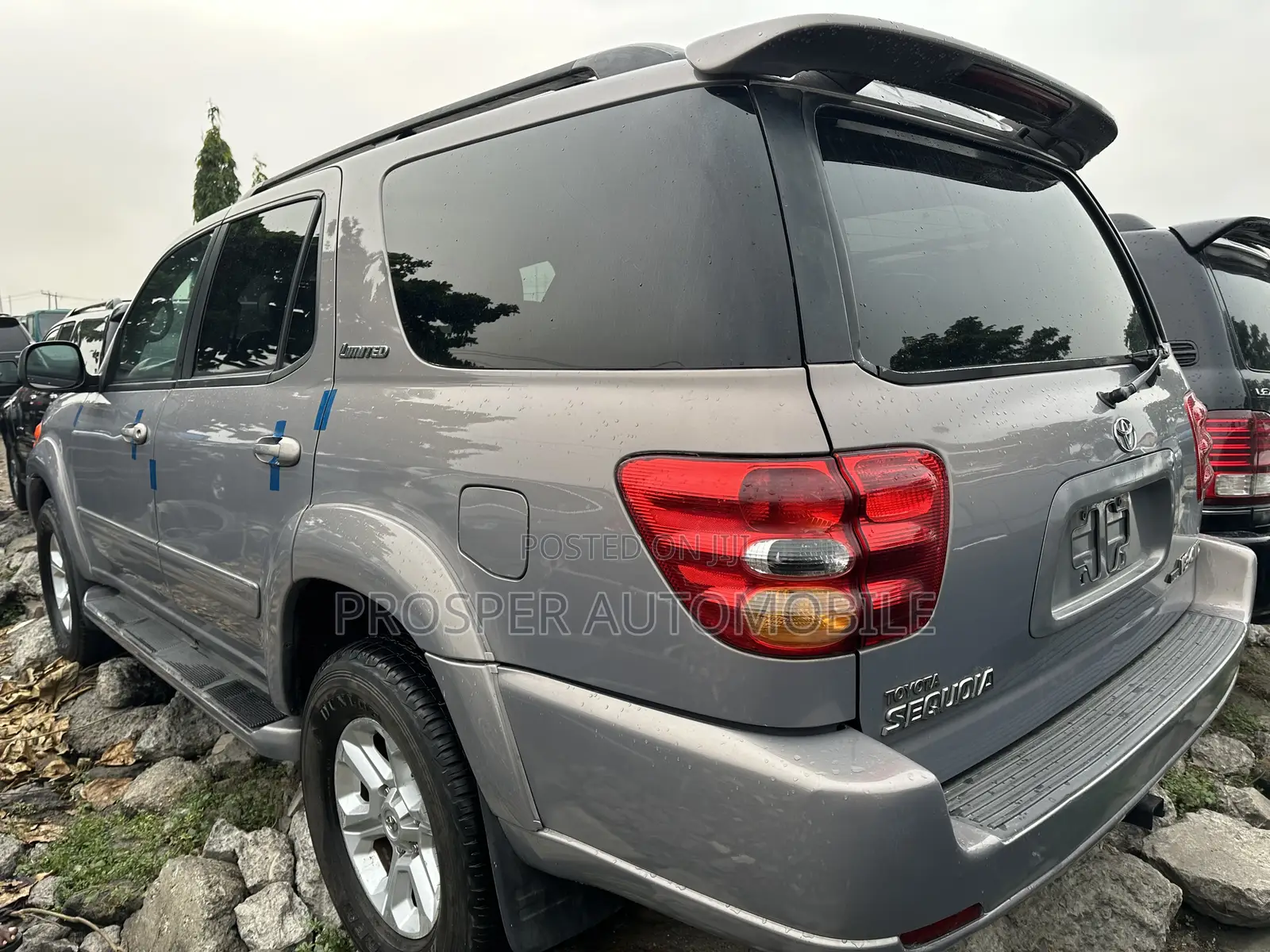 Toyota Sequoia Limited 4dr SUV (4.7L 8cyl 4A) 2001 Gray