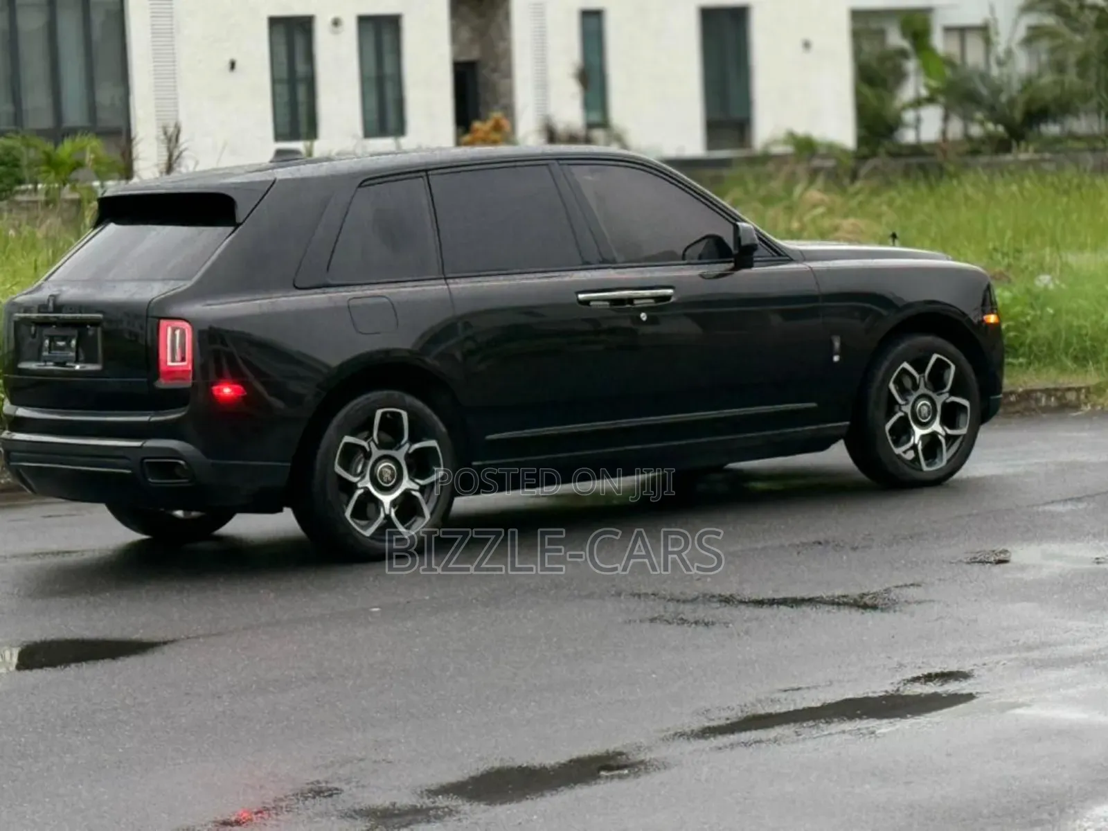 New Rolls-Royce Cullinan Black Badge 2024 Black