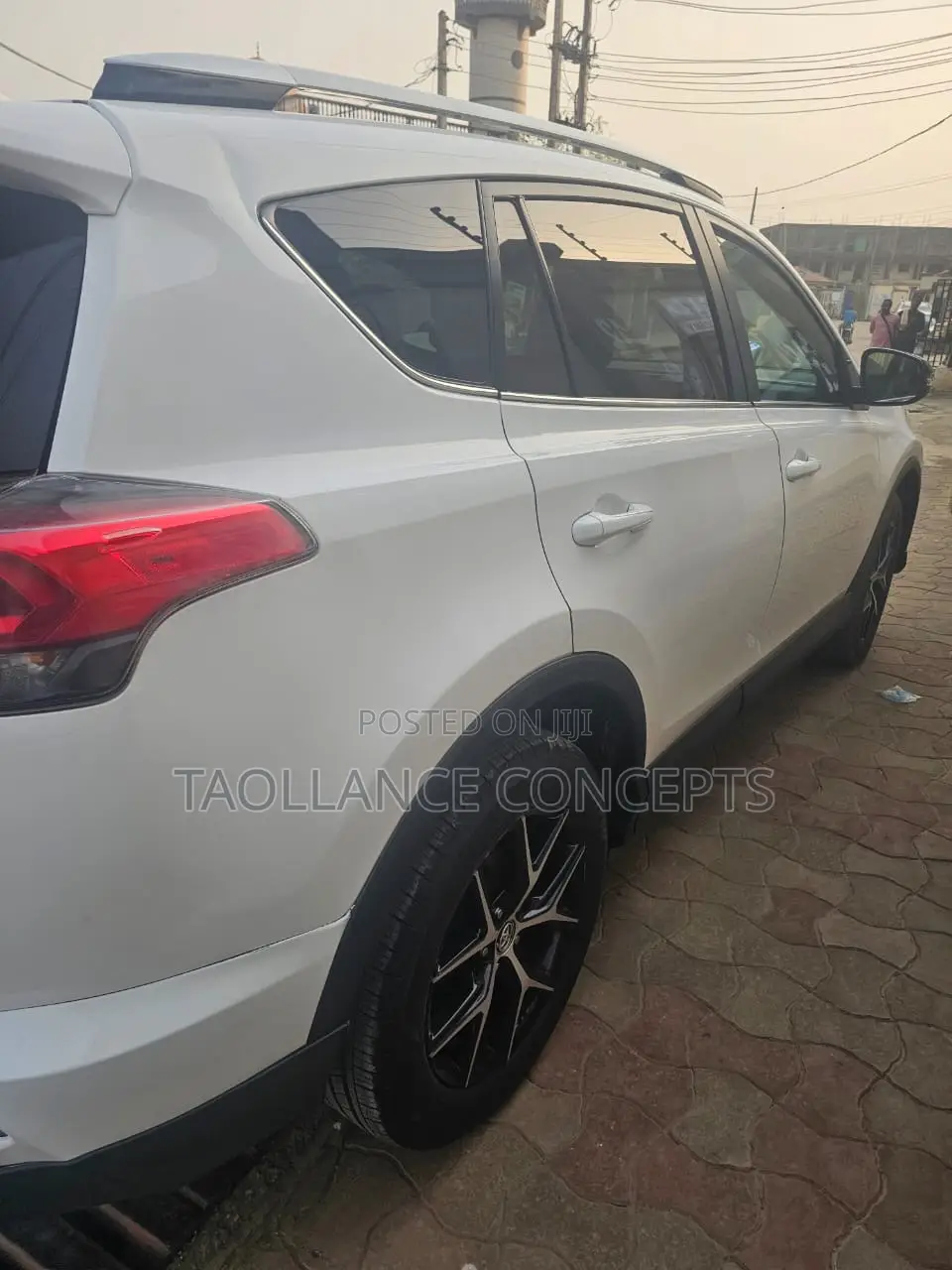 Toyota RAV4 SE AWD (2.5L 4cyl 6A) 2016 White