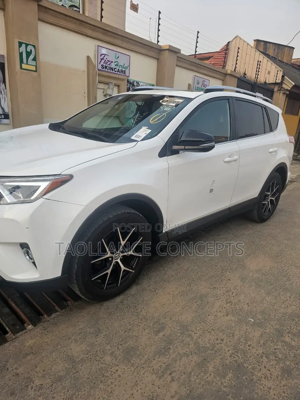 Toyota RAV4 SE AWD (2.5L 4cyl 6A) 2016 White