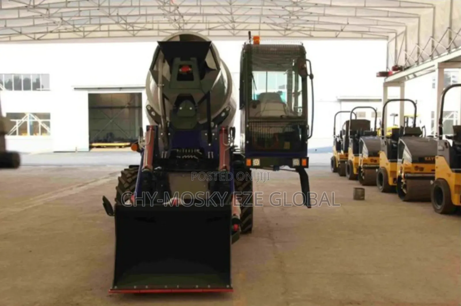 Selfload Concrete Mixing Truck (2.5 Cubic)