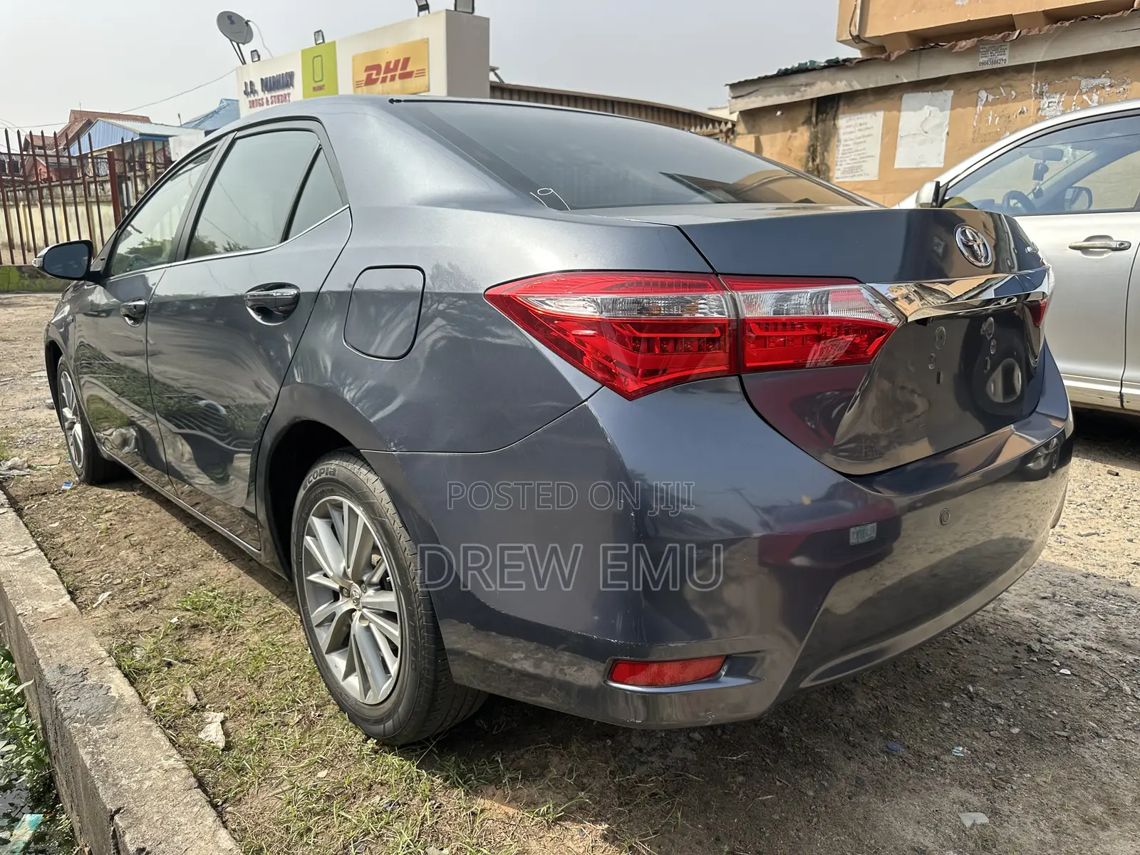Toyota Corolla LE Premium 4dr Sedan (1.8L 4cyl CVT) 2015 Gray