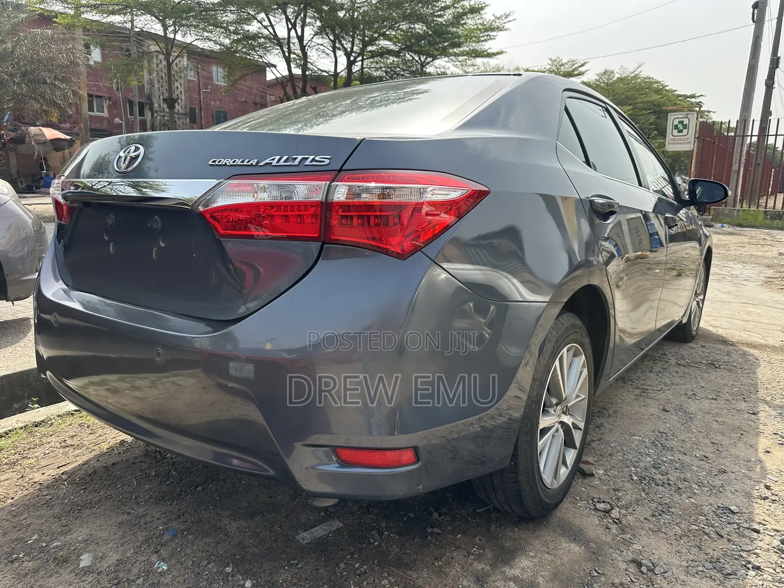 Toyota Corolla LE Premium 4dr Sedan (1.8L 4cyl CVT) 2015 Gray