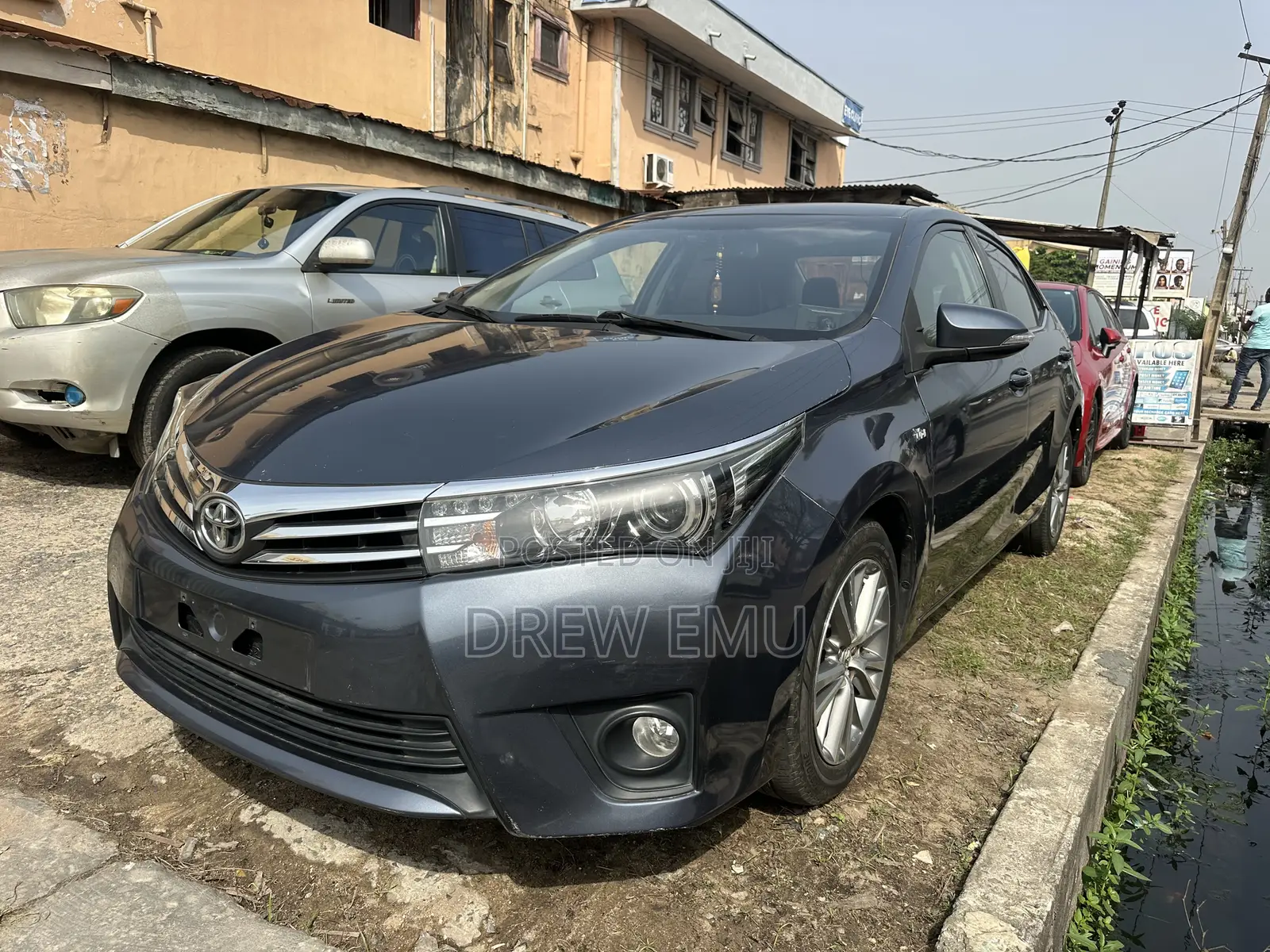 Toyota Corolla LE Premium 4dr Sedan (1.8L 4cyl CVT) 2015 Gray