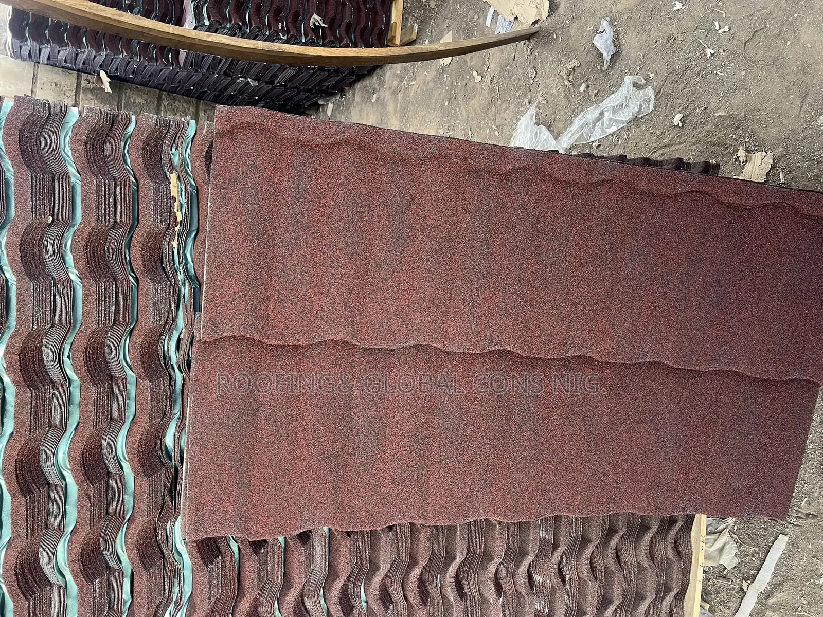 Pure Wine Color Stone Coated Roofing Tiles Red Black