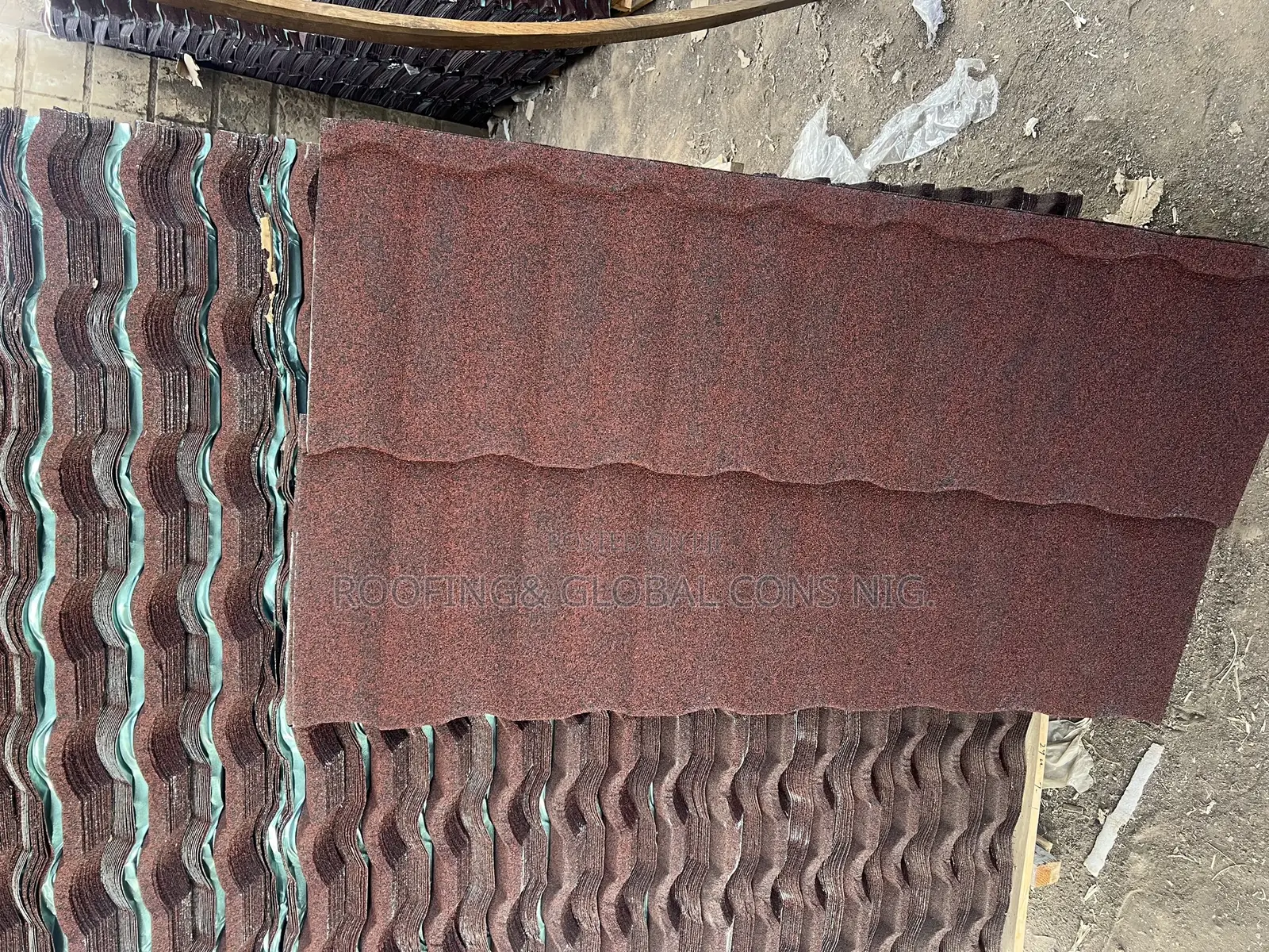 Pure Wine Color Stone Coated Roofing Tiles Red Black