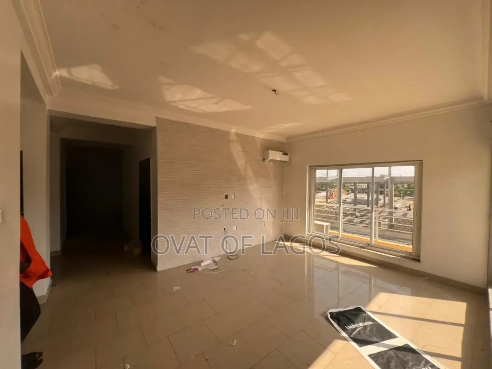 3bdrm Apartment in Lekki Phase One for sale