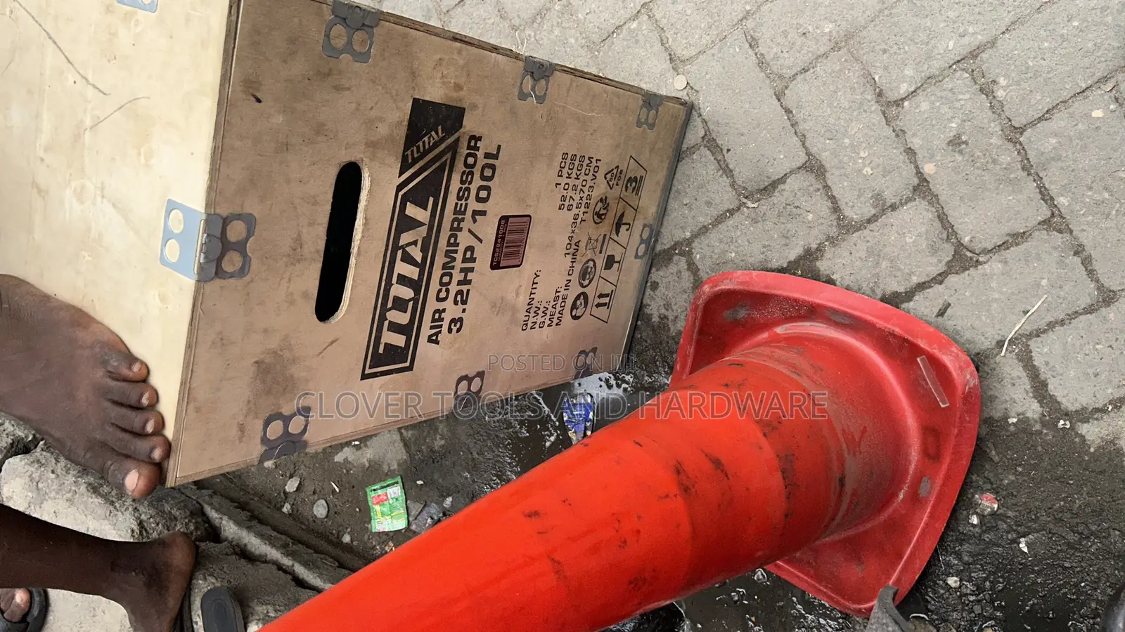 Total 100l Air Compressor, Tcs.