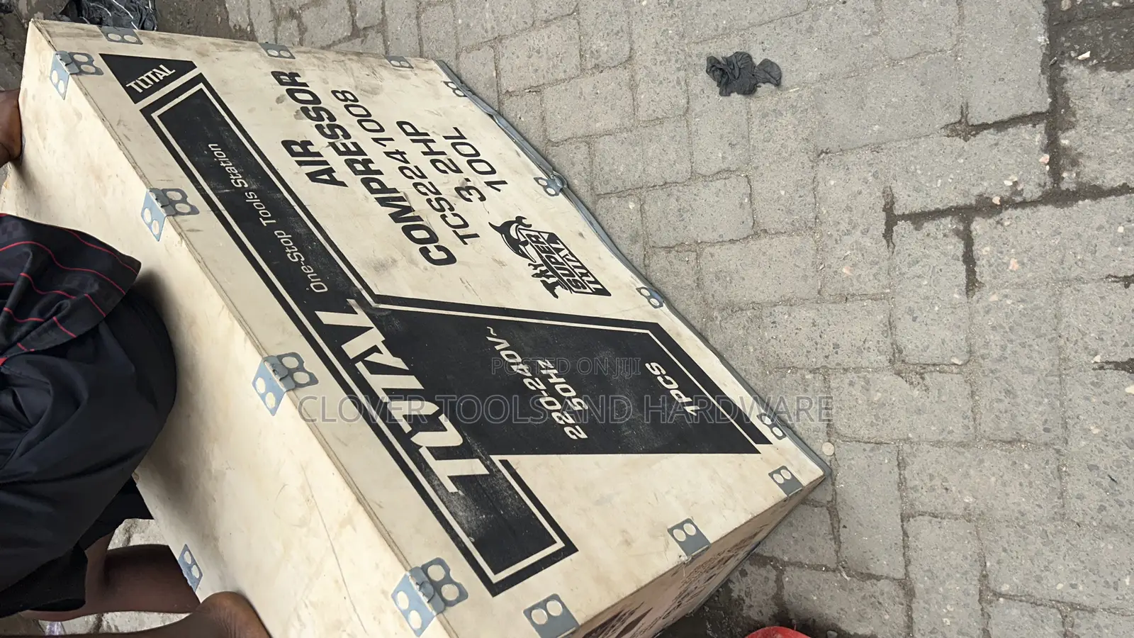 Total 100l Air Compressor, Tcs.
