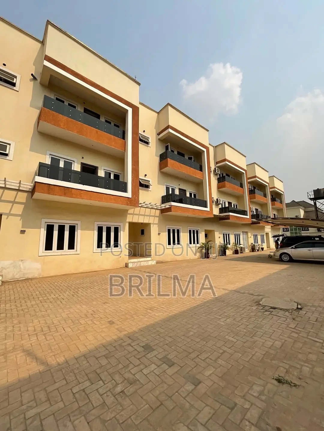 4bdrm Duplex in Durumi for sale