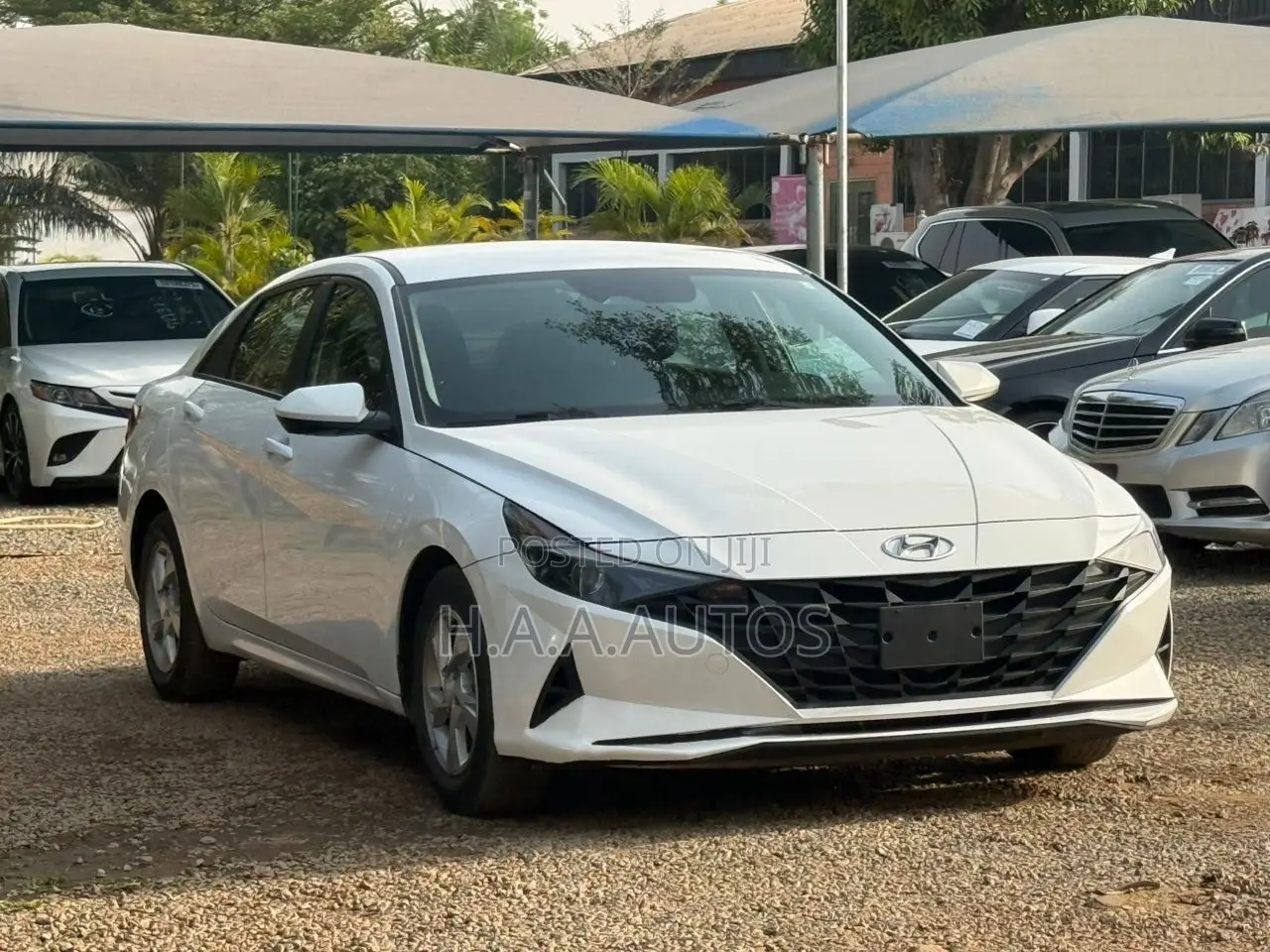 Hyundai Elantra 2022 White
