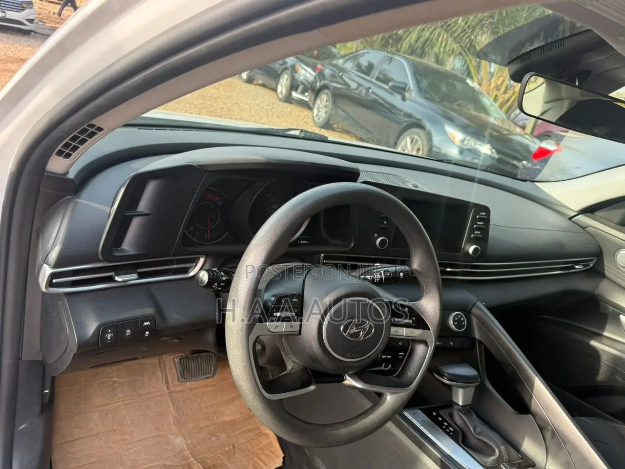 Hyundai Elantra 2022 White