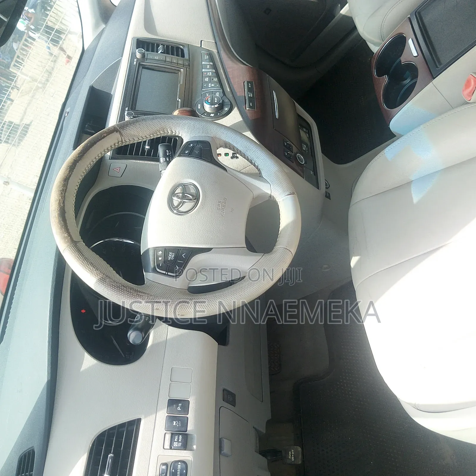 Toyota Sienna XLE FWD 8-Passenger 2013 Gray