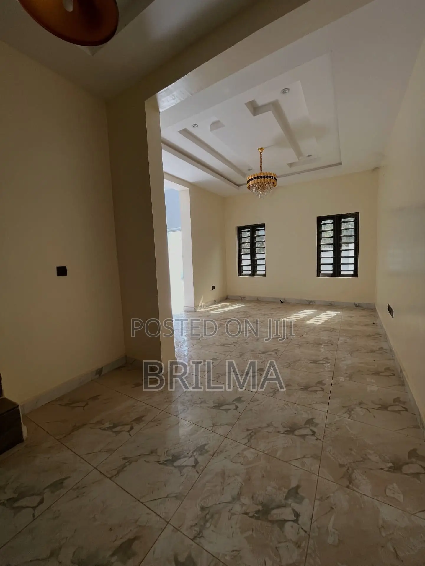4bdrm Duplex in Gaduwa for sale