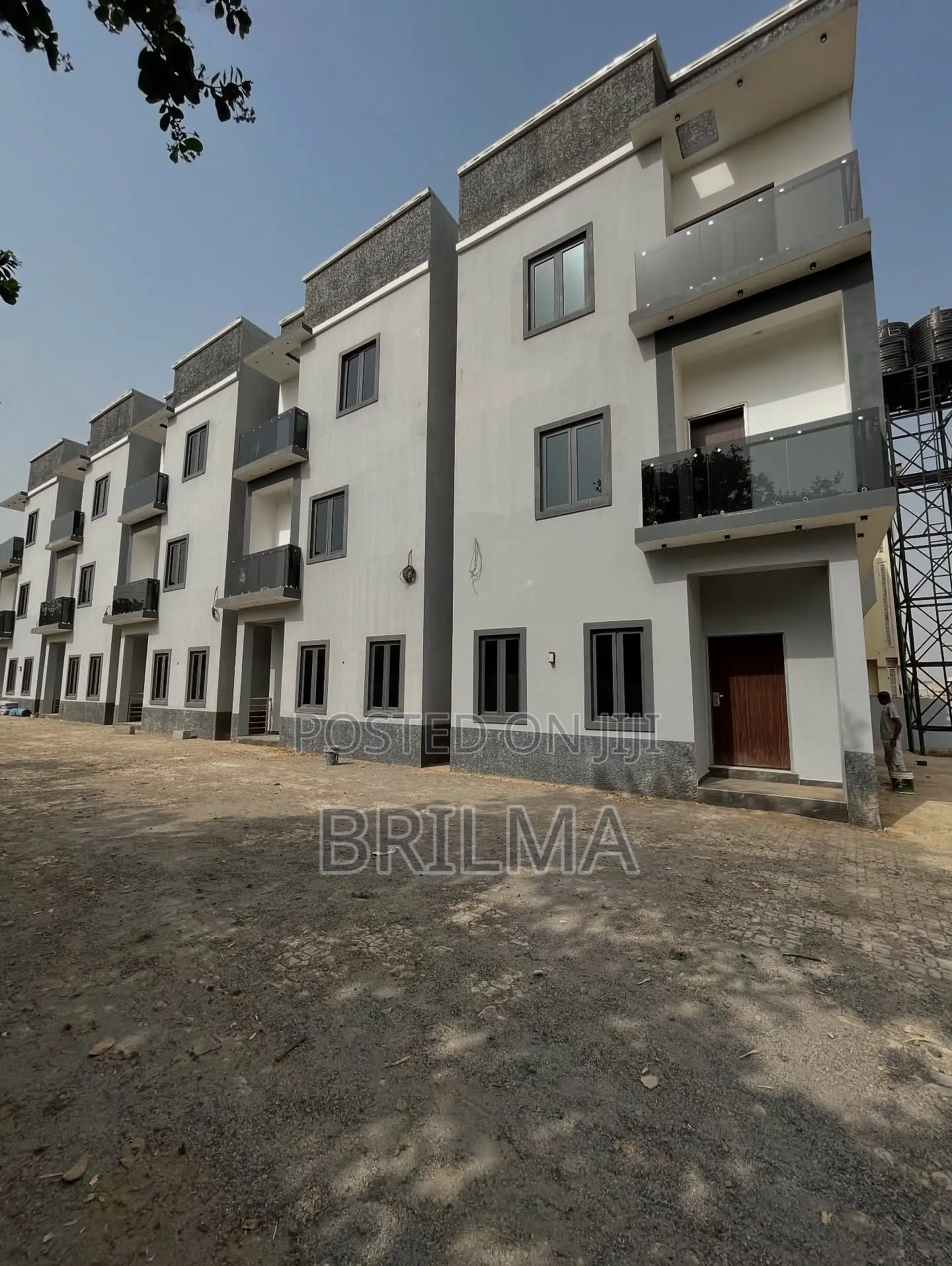 4bdrm Duplex in Gaduwa for sale