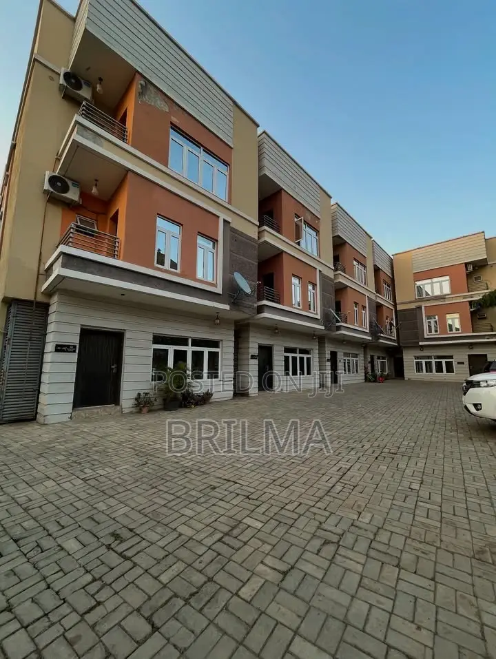 4bdrm Duplex in Jahi for sale