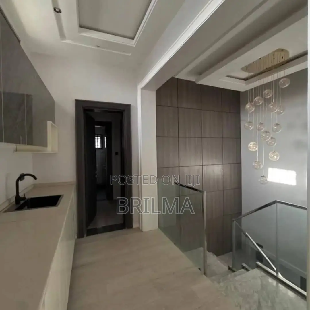 4bdrm Duplex in Lugbe District for sale