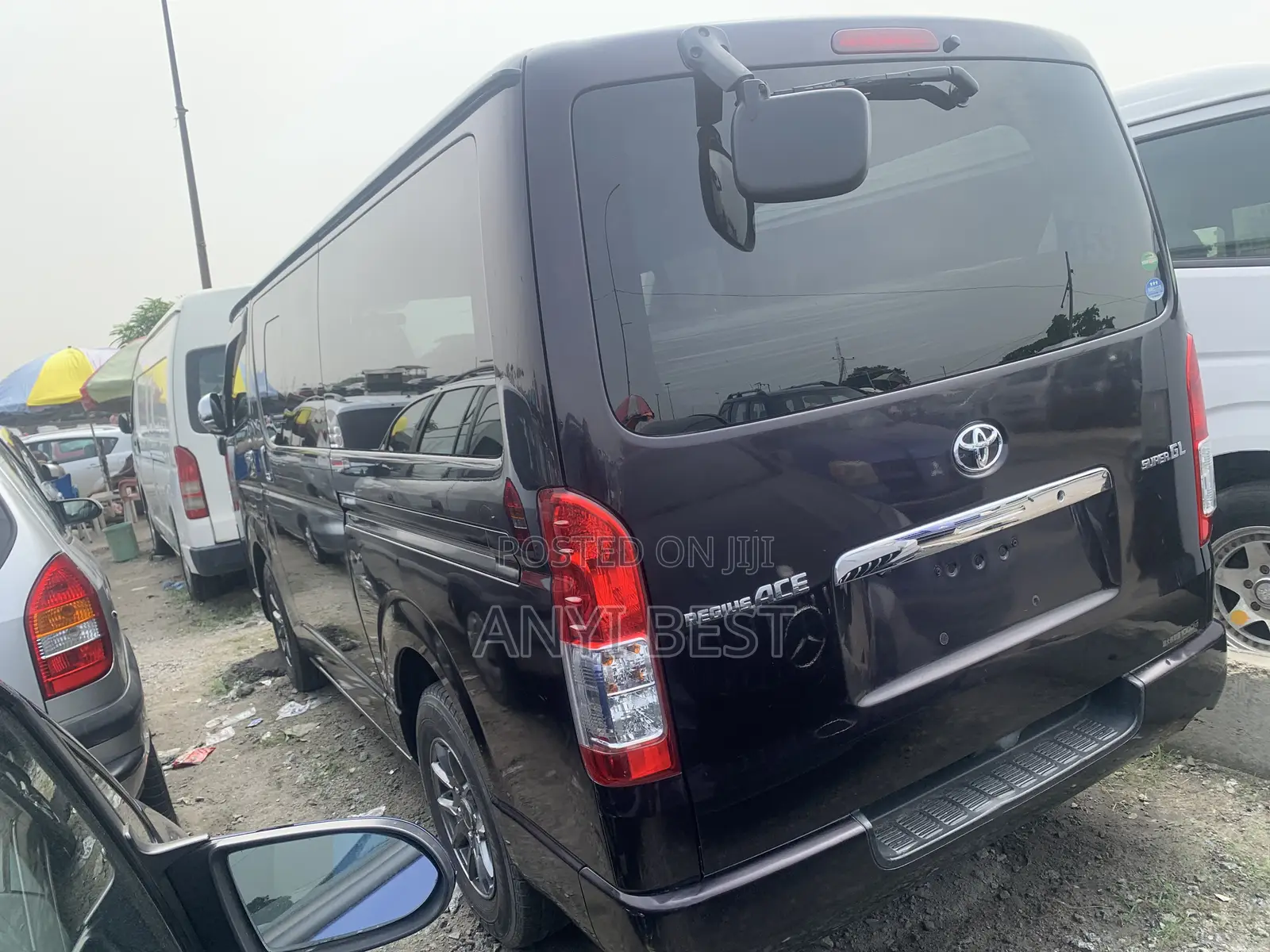 Toyota HiAce 2013 Brown