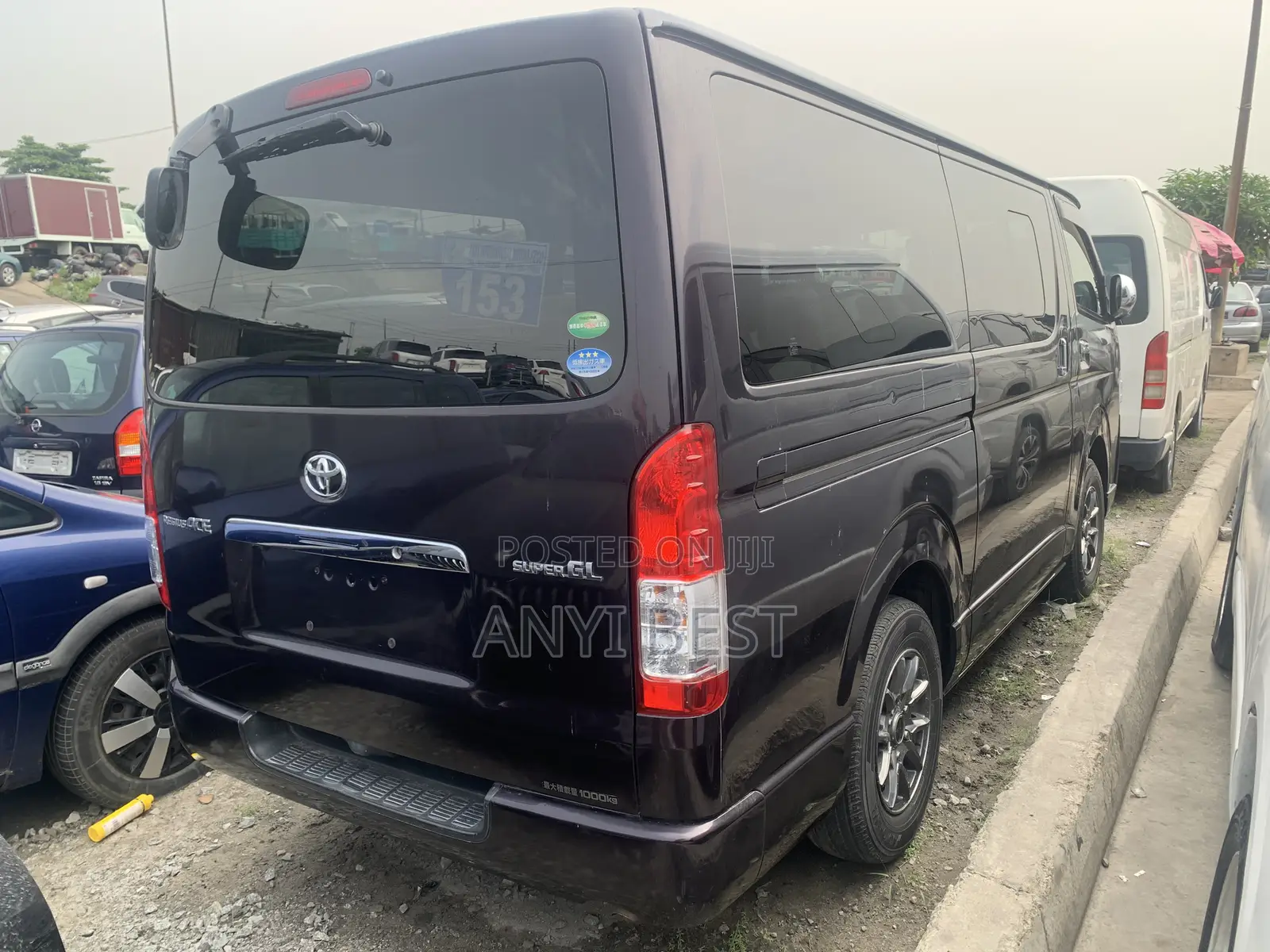 Toyota HiAce 2013 Brown