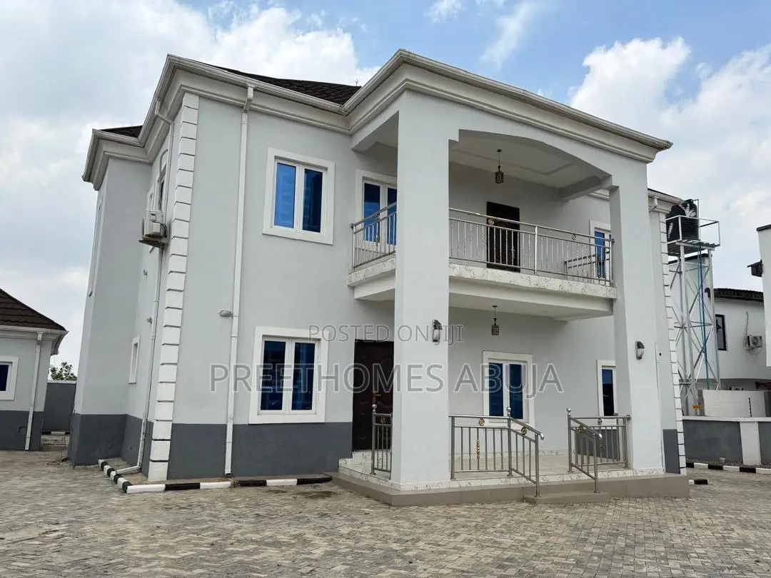 5bdrm Duplex in Naf Valley Estate for sale