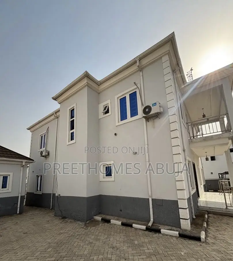 5bdrm Duplex in Naf Valley Estate for sale
